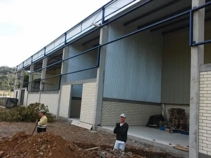 Cobertura metálica varanda, obra Formafer