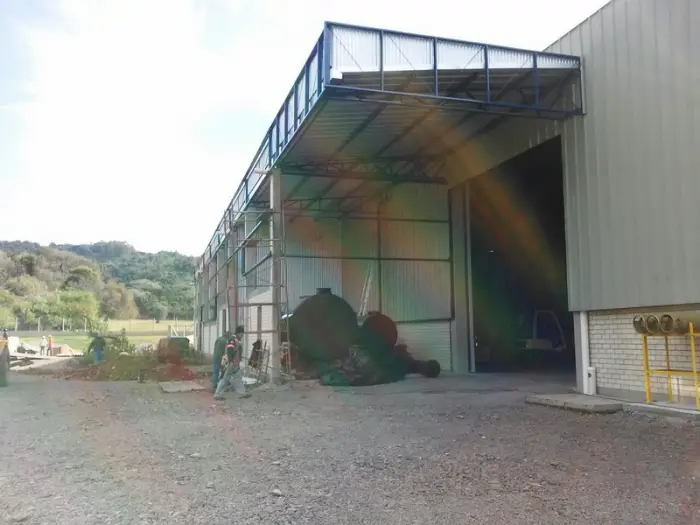 Cobertura metálica varanda, obra Formafer