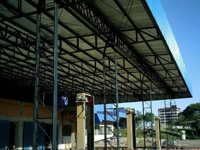 Empresa de montagem de estrutura metálica, obra Formafer