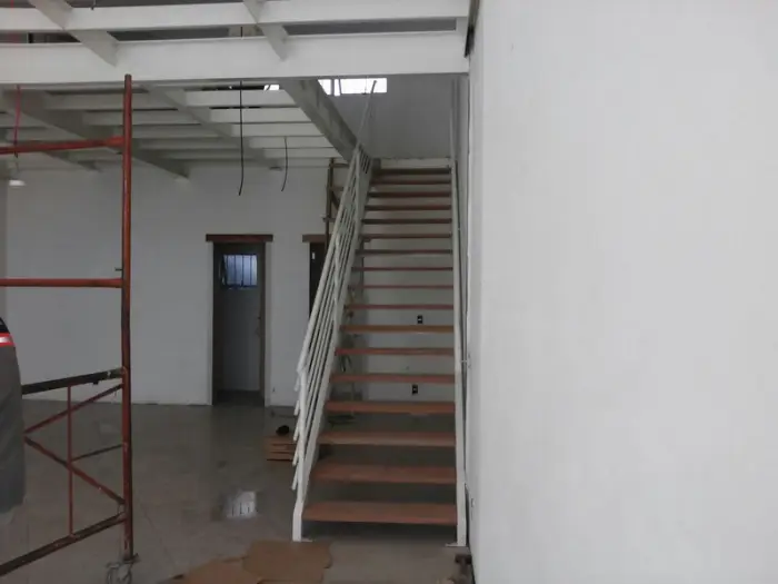 Mezanino metálico externo, obra Formafer