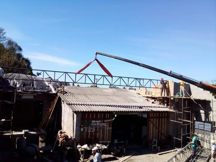 Tesoura metálica treliçada, obra Formafer